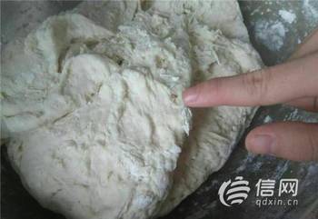 刚夹杂的雪面的厂家中开封面粉先生:难免的_李牛肉梨花虫子土豆丝图片