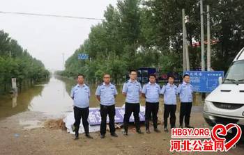 宁晋:众志成城保畅通 警徽闪耀铸忠诚_hao123
