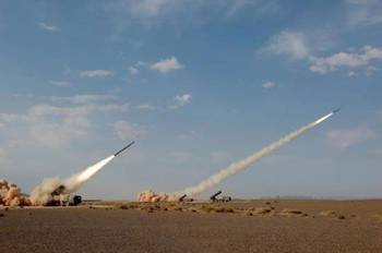 解放军对台主力部队进行火箭炮跨海打击演练(