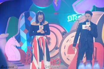 本山直播炖鱼:本山大叔直播首秀获赠2亿金币!