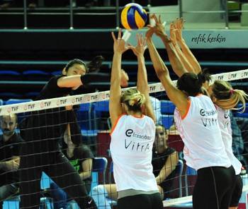 朱婷死亡3扣!球网高度超男排 网友:最后那个难