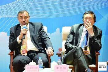 这么多外国人跑到克拉玛依,去干啥!_hao123上