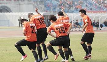 武汉卓尔在拼命保级,昔日二队却希望可以冲超