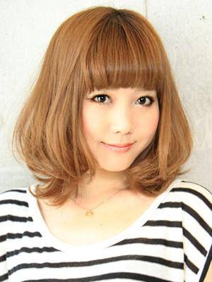 短头发烫发显年轻还是直发显年轻?_hao123上