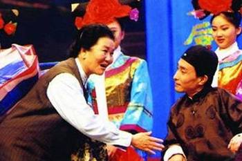 她只认识三个字,却把生意做到全世界,打着麻将