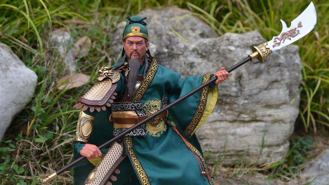 古代武将真举着几十斤武器打一天？用文物揭秘实战兵器重量