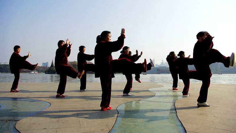 中国大妈为什么必须占据广场？