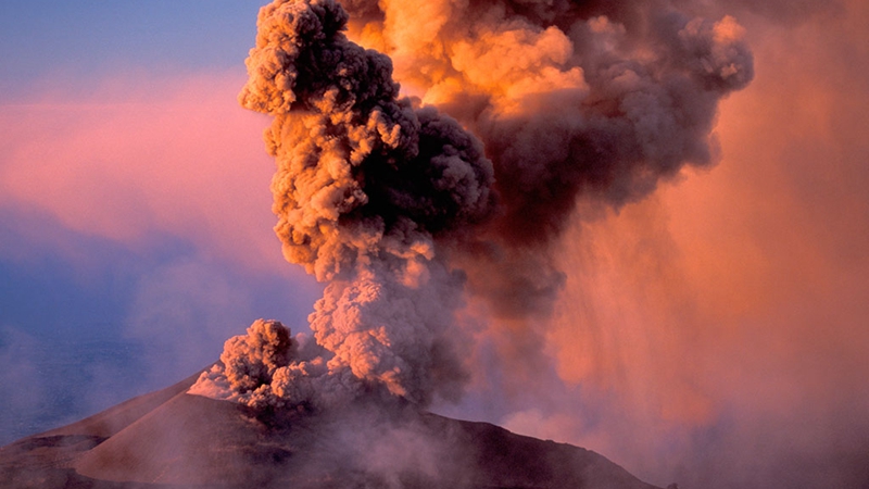 脑洞大开：地球上的火山一齐喷发会怎样？